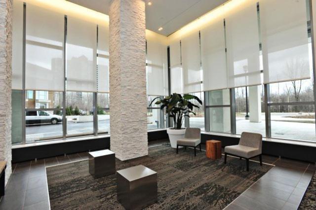 Square One Fully Furnished Suite Mississauga Exterior photo